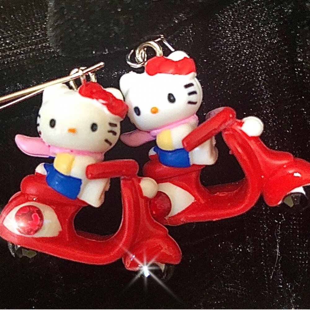 😻🛵 Scooter Hello Kitty - Red Earrings